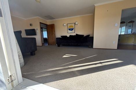 Photo of property in 454 Old Te Atatu Road, Te Atatu Peninsula, Auckland, 0610