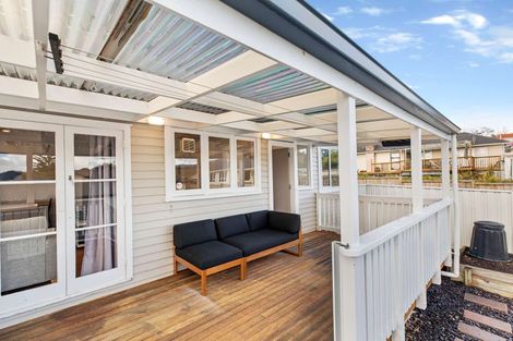 Photo of property in 324 Glengarry Road, Glen Eden, Auckland, 0602