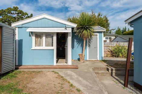 Photo of property in 10 Cross Street, Waikuku Beach, 7473