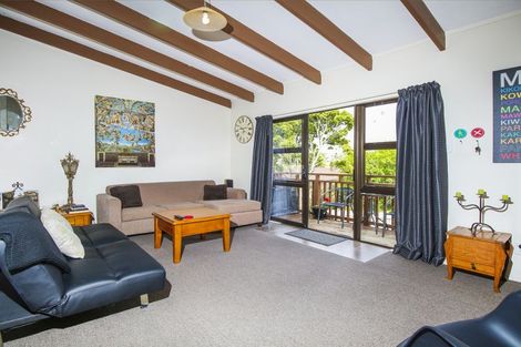 Photo of property in 142 Moire Road, West Harbour, Auckland, 0618