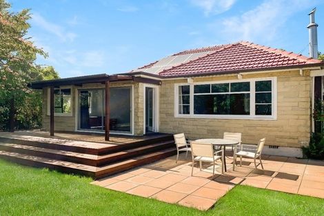 Photo of property in 57 Searells Road, Strowan, Christchurch, 8052