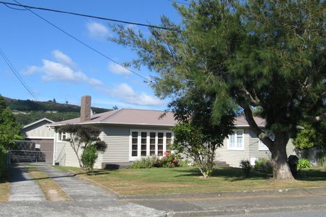 Photo of property in 48 Gillespies Road, Birchville, Upper Hutt, 5018