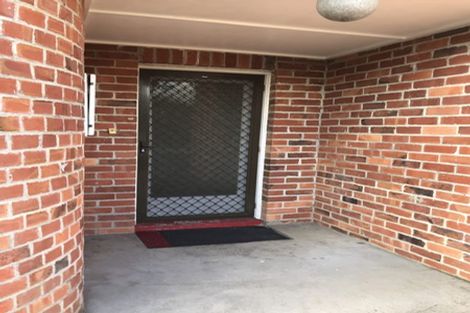 Photo of property in 8 Staveley Avenue, Mount Roskill, Auckland, 1041