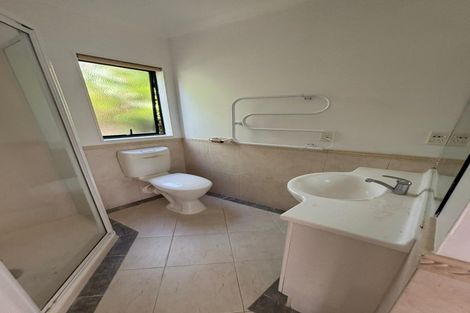 Photo of property in 132 Redoubt Road, Goodwood Heights, Auckland, 2105