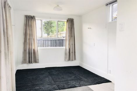 Photo of property in 4/4 Hutchinson Avenue, New Lynn, Auckland, 0600