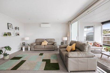 Photo of property in 74 Whakaturou Crescent, Pyes Pa, Tauranga, 3112