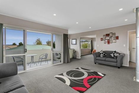 Photo of property in 11 Golders Place, Richmond Heights, Taupo, 3330