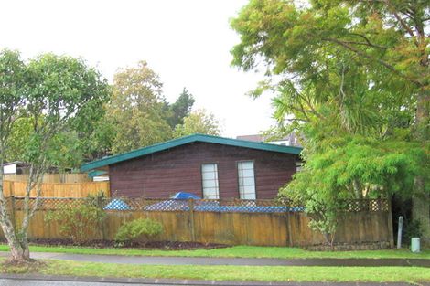 Photo of property in 14 Curacao Place, Half Moon Bay, Auckland, 2012