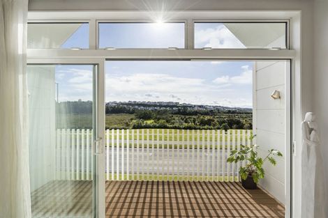 Photo of property in 249 Millwater Parkway, Silverdale, 0932