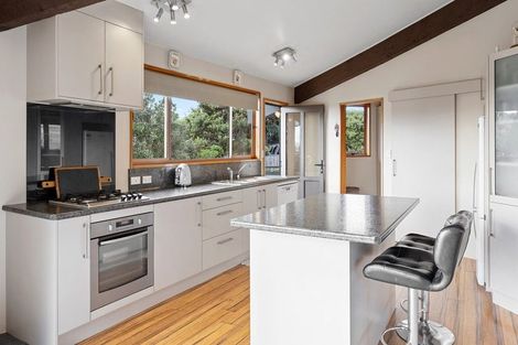 Photo of property in 9 Frances Street, Waikanae Beach, Waikanae, 5036