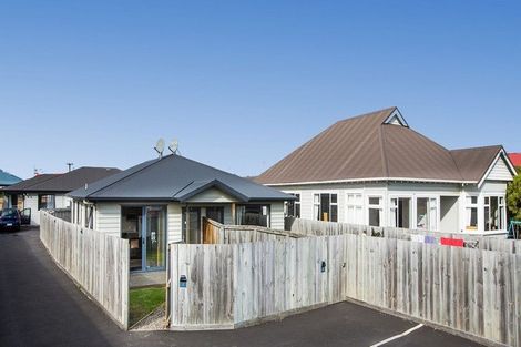 Photo of property in 1/63 Royal Crescent, Saint Kilda, Dunedin, 9012