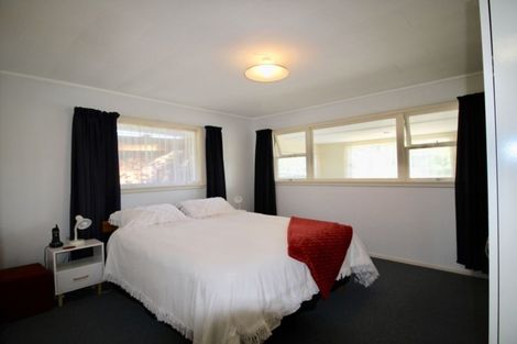 Photo of property in 2 Cambridge Place, Holmes Hill, Oamaru, 9401