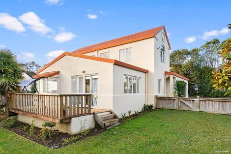 Photo of property in 1/2 Stoneleigh Court, Sunnynook, Auckland, 0632