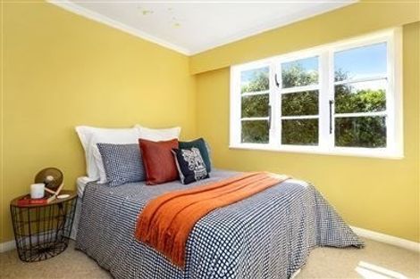 Photo of property in 94 Nicholson Road, Khandallah, Wellington, 6035