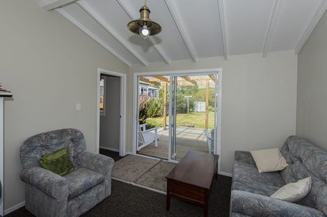 Photo of property in 46 Whakapirau Road, Maungaturoto, 0583