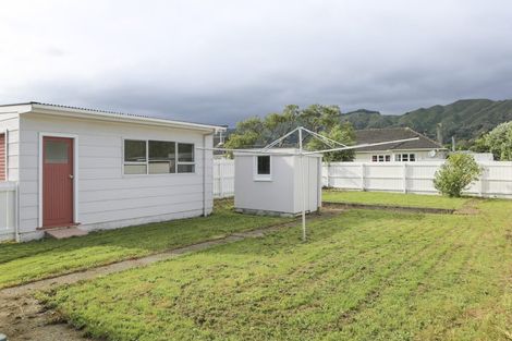 Photo of property in 92 Naenae Road, Naenae, Lower Hutt, 5011