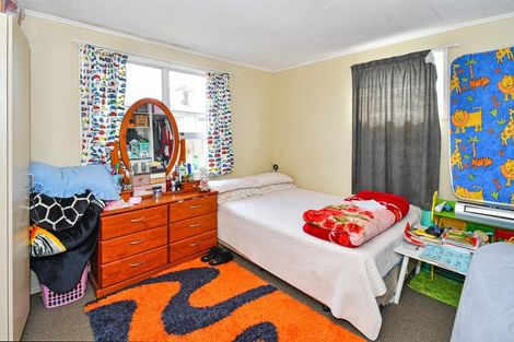 Photo of property in 16 Gambare Place, Wattle Downs, Auckland, 2103