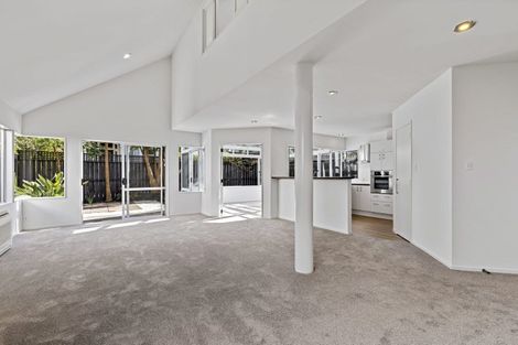 Photo of property in 2/20 Norwood Road, Bayswater, Auckland, 0622