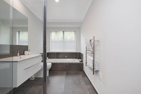 Photo of property in 5 Hayward Place, Ohauiti, Tauranga, 3112