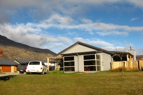 Photo of property in 7 Bridesdale Drive, Lake Hayes, Queenstown, 9304