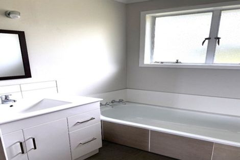 Photo of property in 17 The Drive, Tawa, Wellington, 5028