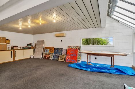 Photo of property in 1/51 Quinns Road, Waiatarua, Auckland, 0612