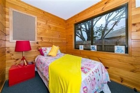 Photo of property in 36 Riverpark Crescent, Henderson, Auckland, 0610