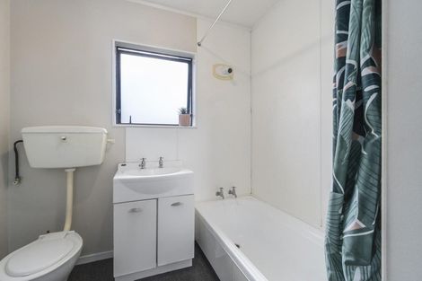 Photo of property in 1/6 Mona Vale, West Harbour, Auckland, 0618