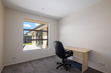 Photo of property in 8 Hedge Close, Halswell, Christchurch, 8025