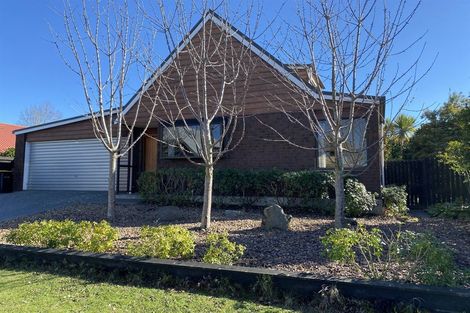 Photo of property in 2/5 Derenzy Place, Avonhead, Christchurch, 8042