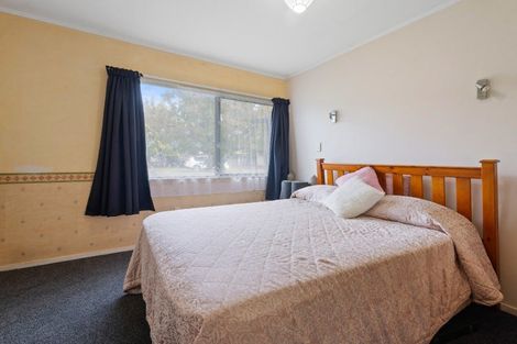 Photo of property in 21 Capricorn Place, Kawaha Point, Rotorua, 3010