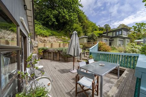 Photo of property in 90 Shakespeare Road, Bluff Hill, Napier, 4110