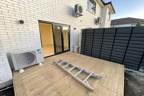 Photo of property in 128b Hutchinsons Road, Bucklands Beach, Auckland, 2014