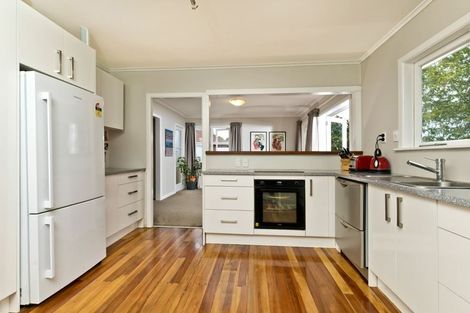 Photo of property in 1/123 Millbrook Road, Sunnyvale, Auckland, 0612