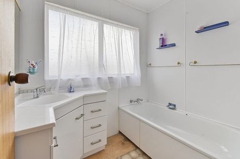 Photo of property in 6 Mcinnes Road, Weymouth, Auckland, 2103