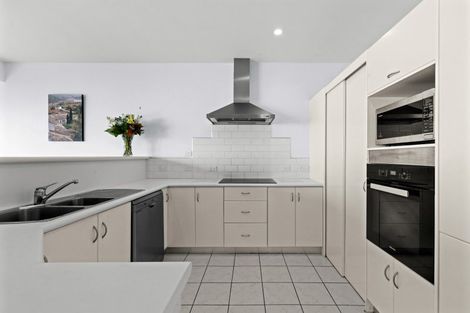 Photo of property in 132 Priestley Terrace, Bluff Hill, Napier, 4110