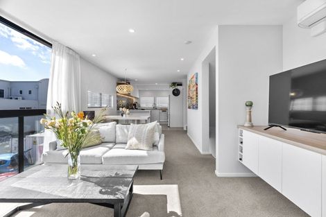 Photo of property in 8/17 Victoria Road, Mount Maunganui, 3116