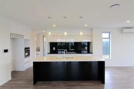 Photo of property in 31 Pickaberry Avenue, Karaka, Papakura, 2113