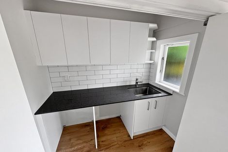 Photo of property in 27 Marne Street, Hokowhitu, Palmerston North, 4410