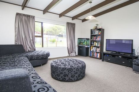 Photo of property in 142 Moire Road, West Harbour, Auckland, 0618