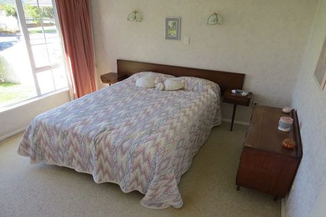 Photo of property in 165 Wainuiomata Road, Wainuiomata, Lower Hutt, 5014