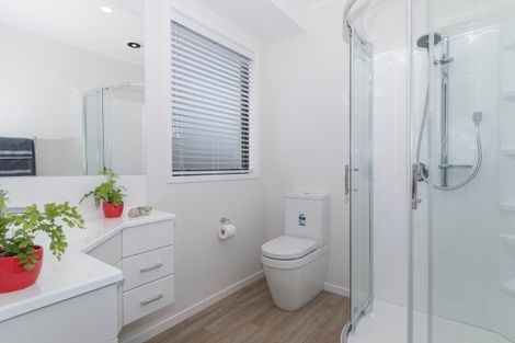 Photo of property in 122 Puhirake Crescent, Pyes Pa, Tauranga, 3112