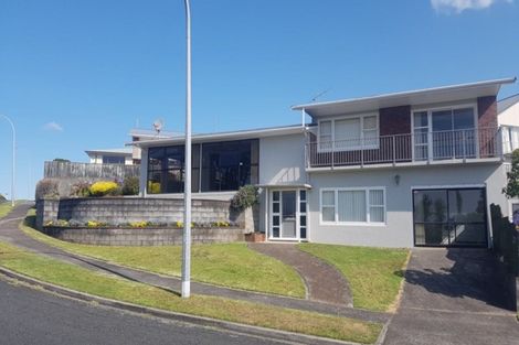Photo of property in 32 Crownhill Street, Spotswood, New Plymouth, 4310