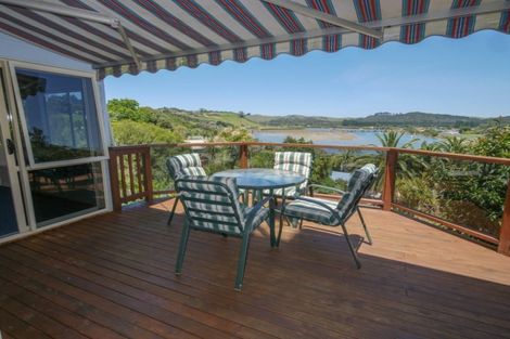 Photo of property in 13 Bush Point Road, Cable Bay, 0420