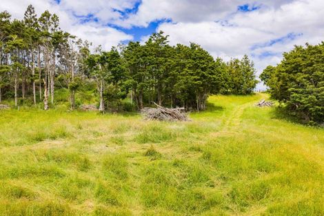 Photo of property in 18 Omana Road, Maungakaramea, 0178