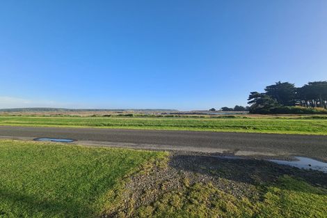 Photo of property in 6 Carter Crescent, Foxton Beach, Foxton, 4815