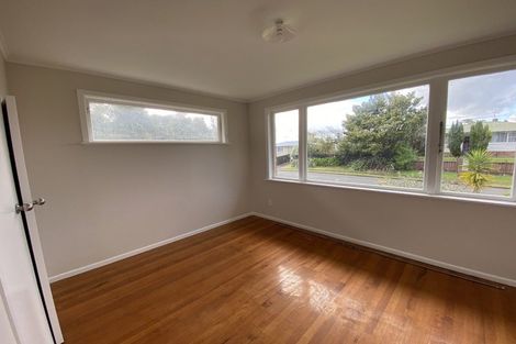 Photo of property in 24 Trojan Crescent, New Lynn, Auckland, 0600