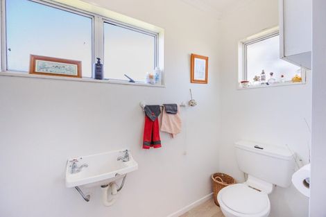Photo of property in 28 Benmore Avenue, Cloverlea, Palmerston North, 4412
