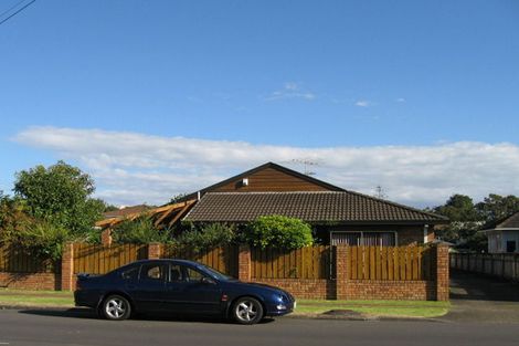 Photo of property in 2/26 Inverness Road, Browns Bay, Auckland, 0630