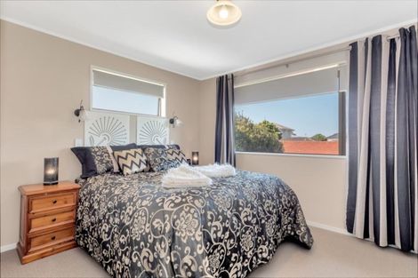 Photo of property in 2/33 Golf Road, Mount Maunganui, 3116